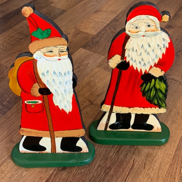 2 Folk Wood Santas - Picture 9 of 10